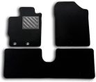 Padlószőnyeg készlet Toyota Yaris III (3/5 ajtós, 2011–2020), nem Hybrid, egyedi kialakítás, gumi talpbetéttel és rögzítő gombokkal, fekete