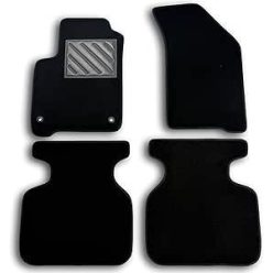   Padlószőnyeg készlet Fiat Freemont (2011–), egyedi méret, csúszásgátló, megerősített gumitalpbetéttel